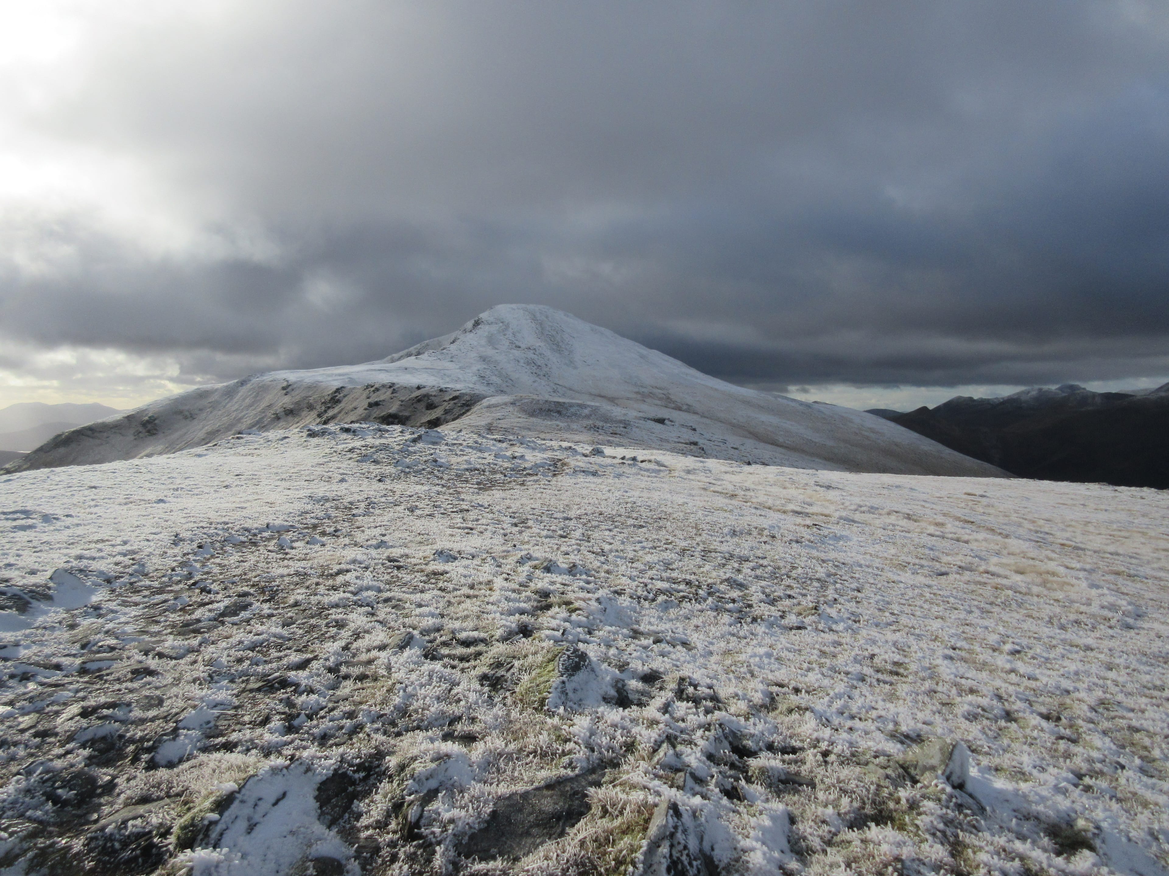 LOOMING: Stob a'Choire Mheadhoin