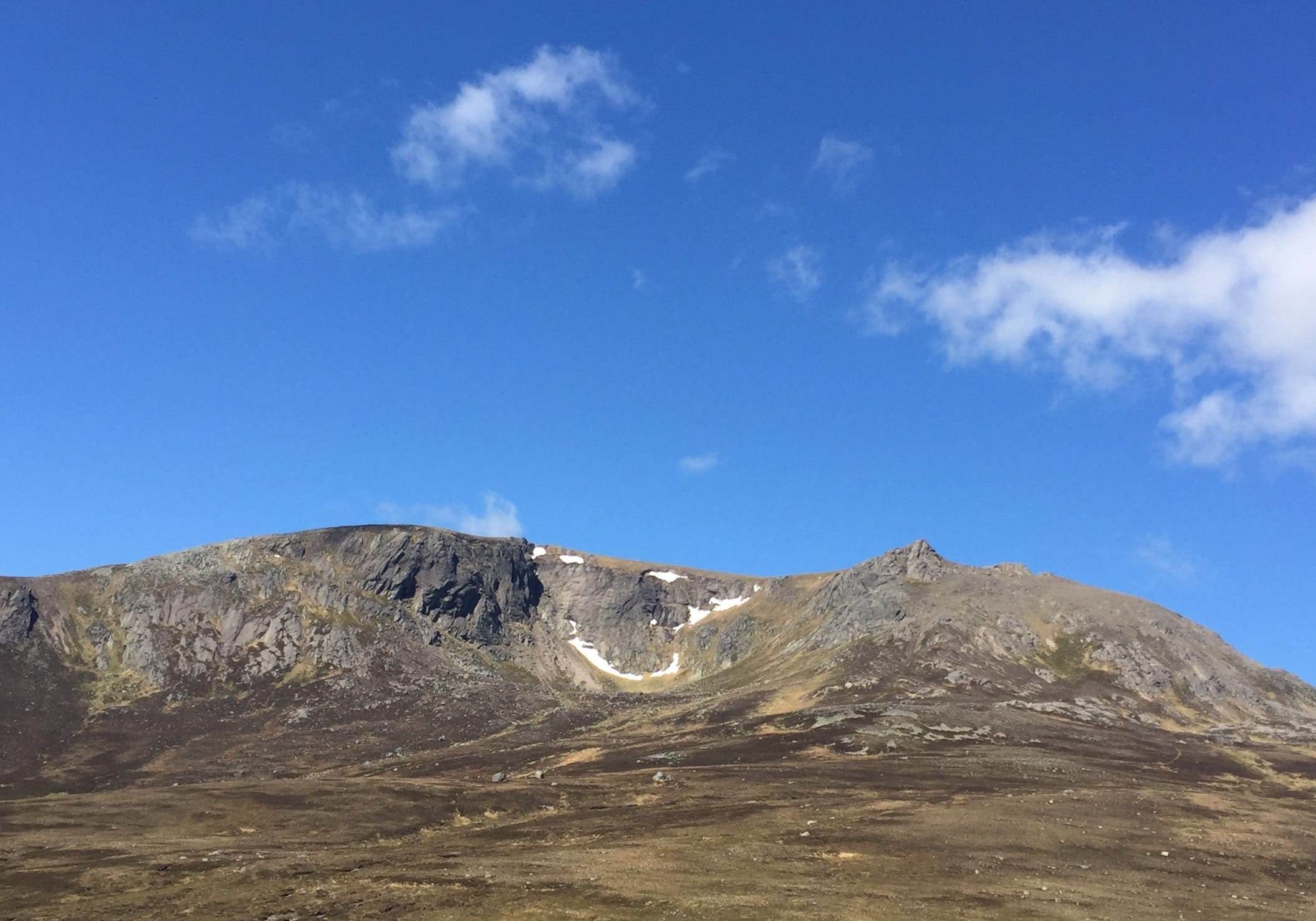 BLUE SKIES: Beinn a' Bhuird