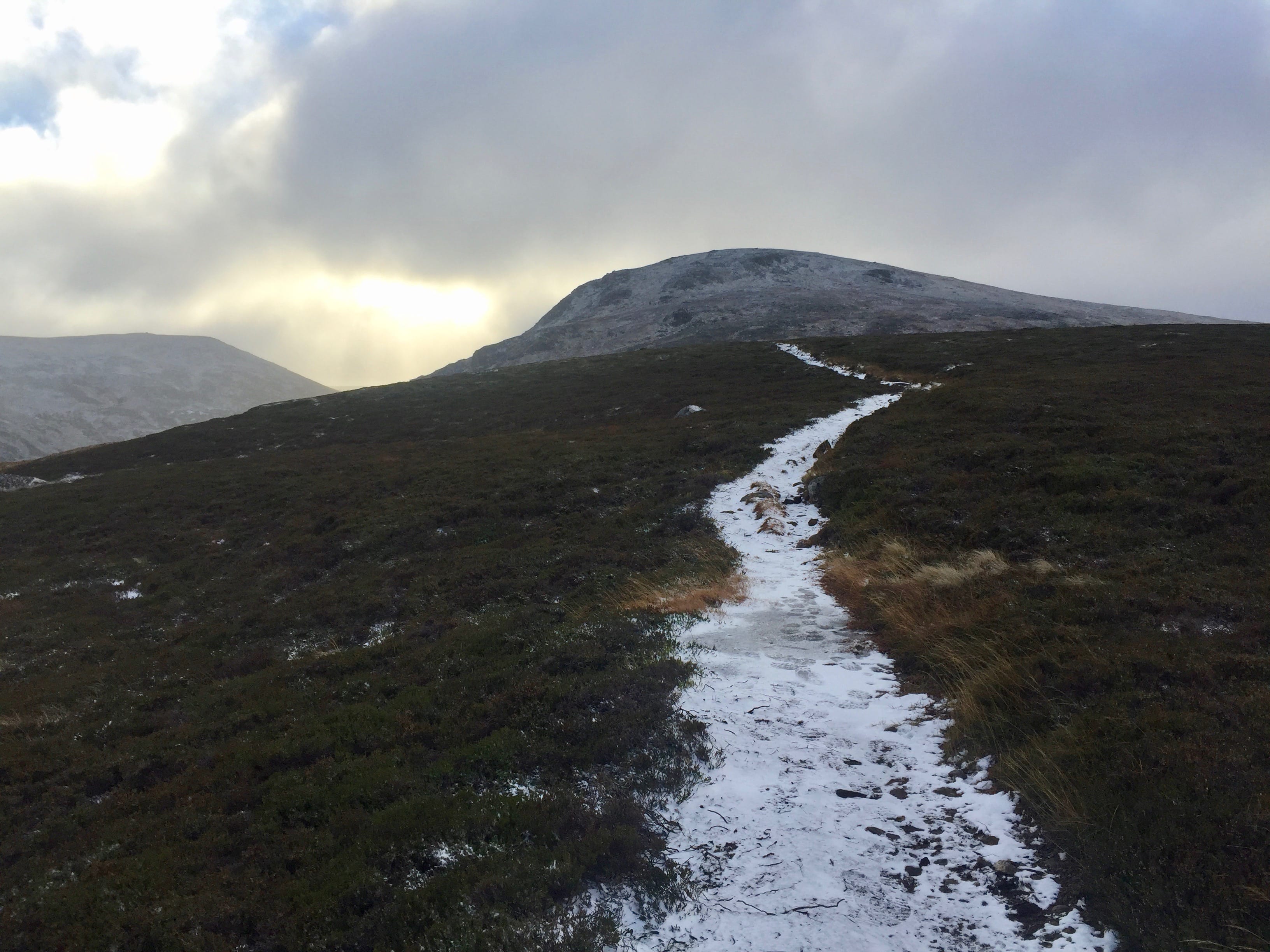 SNOWLINE: Path over plateau