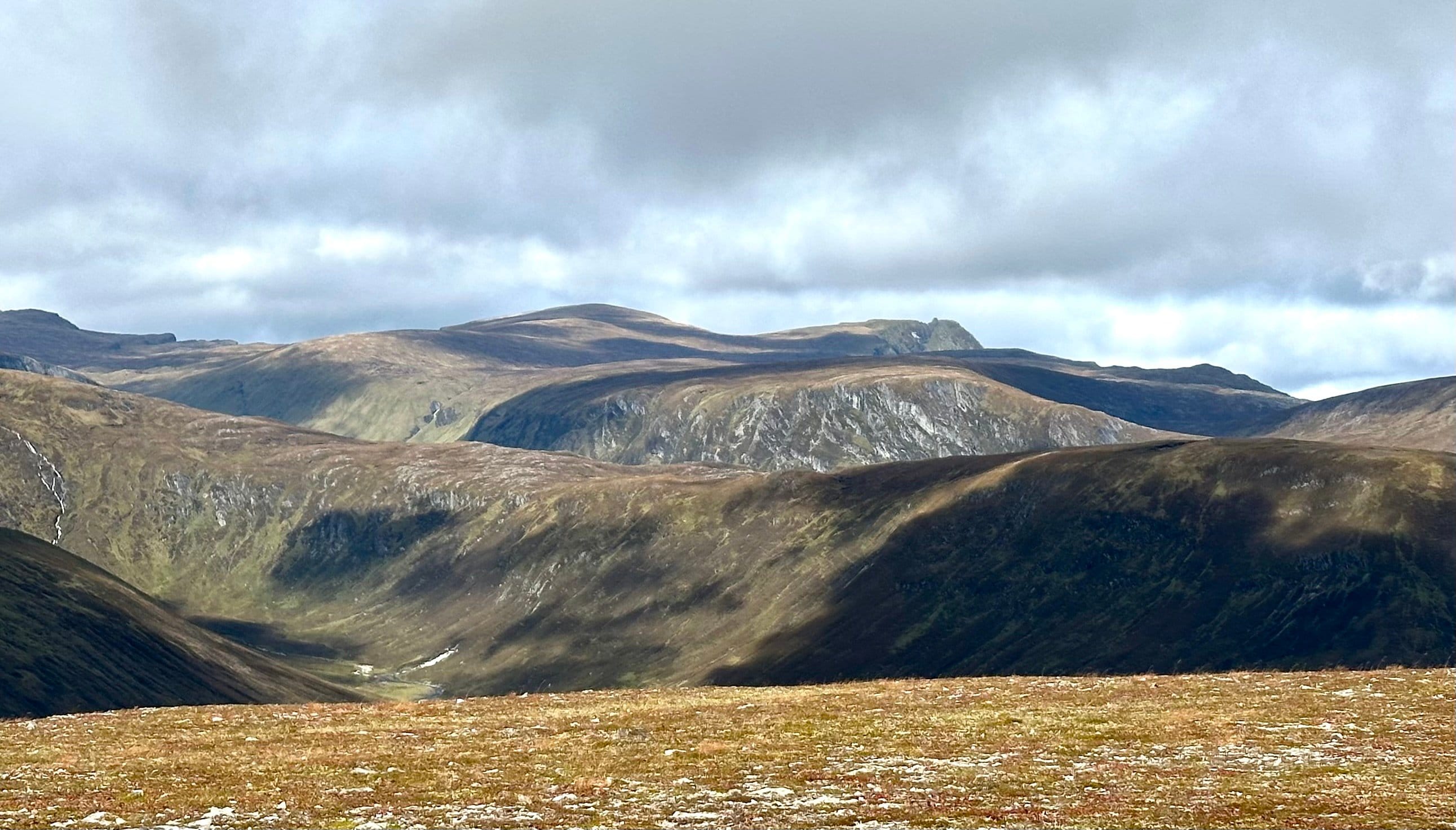 MAJESTIC: Distant Seana Bhraigh peaks